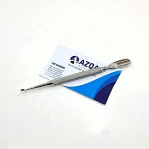 Pousse-cuticules et nettoyeur d'ongles professionnel en acier inoxydable à double extrémité pour salon et soins manucure et pédicure à domicile - Product Image 5