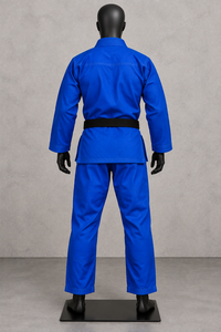 Kimono de karaté bleu pour homme, 100% coton, durable, uniforme d'arts martiaux, coupe régulière pour adulte, ceinture noire incluse - Product Image 2