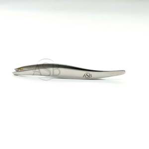 Pinza de Cejas Inclinada en Forma de S de Acero Inoxidable, Impresión de Logotipo Personalizado, Instrumento de Belleza, Servicio OEM - Product Image 1