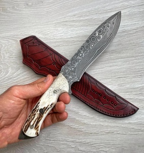 Couteau de chasse à lame droite en acier Damas fait main A&M Enterprises, manche en bois de cerf, étui en cuir, couteau de survie, couteau utilitaire, couteau de camping - Product Image 1