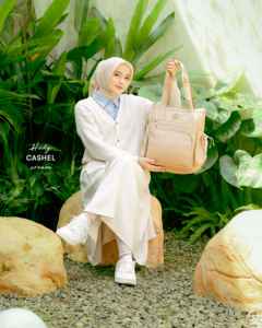 กระเป๋าผ้าแคนวาสทรงสี่เหลี่ยมพรีเมียม พร้อมช่องใส่แล็ปท็อปแบบแปลงเป็นกระเป๋าเป้สะพายหลังได้ และช่องใส่ของอเนกประสงค์ - Product Image 1