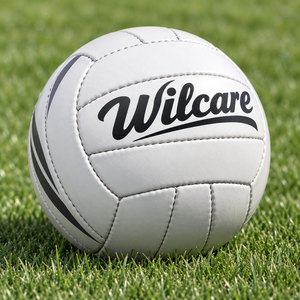Ballon de sport Wilcare blanc et vert avec logo, durable, 420g, haute rétention d'air, idéal pour la vente en gros de matériel sportif. - Product Image 5
