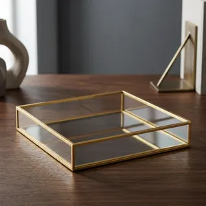 Plateau en verre avec bordure en laiton, plateau de service rectangulaire décoratif pour table basse, décoration et présentation de la maison - Product Image 4