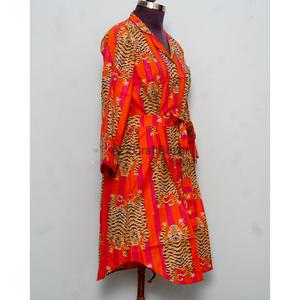 Chemise longue femme 100% coton pur à imprimé floral, style kimono, longueur mi-mollet, lavable, ouverte sur le devant, col en V, manches 3/4, coupe ajustée, boutonnée - Product Image 5