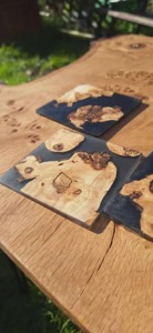 Sous-verres et sets de table décoratifs en bois et résine, personnalisables, réutilisables, modernes et écologiques pour la maison, l'hôtel et les restaurants - Product Image 1