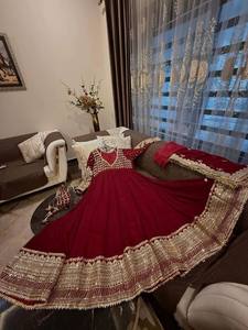 Traje Anarkali color granate de diseñador para mujer, Salwar Kameez pakistaní con bordados elaborados, vestido largo para bodas, recepciones y fiestas. - Product Image 6