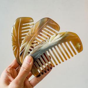 Peigne en corne naturelle à dents larges pour démêler les cheveux épais et prendre soin des cheveux en douceur, outil de toilettage - Product Image 3