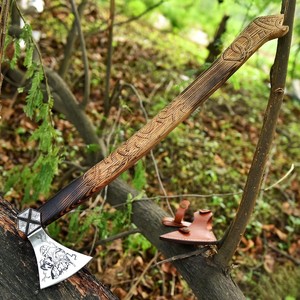 Hache de camping Viking forgée à la main, hache nordique, tête en acier artisanale, manche personnalisé, outil de survie pour le bushcraft, OEM ODM, vente en gros - Product Image 1