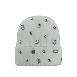 Fabricante de Gorros de Punto con Cristales Personalizados, Venta al Por Mayor de Gorros para Marcas de Ropa y Compradores de Artículos de Invierno para Boutiques - Product Image 2