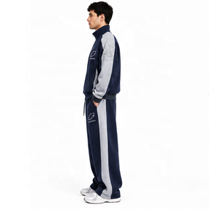 Chándal Estampado Sostenible Azul y Gris para Hombre de Alta Calidad, con Cierre Completo, Cuello Alto, Corte Holgado, Estilo Casual, con Bolsillos Laterales - Product Image 5