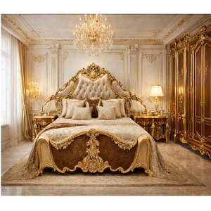 Juego de Muebles de Dormitorio de Madera de Lujo de Inspiración Italiana, Cama Tallada a Mano en Oro Antiguo con Mesitas de Noche y Armario, Juego de Cama King Size - Product Image 1