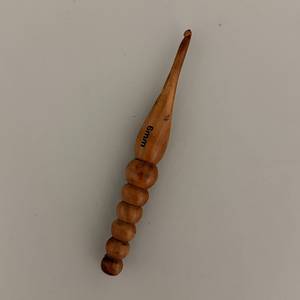 Handmade Beaded Wooden <b>Crochet</b> <b>Hook</b> Set Simple Ergonomic Grip 15cm Sheesham Wood 3mm Thickness OEM Wholesale Manufacturer - Product Image 4