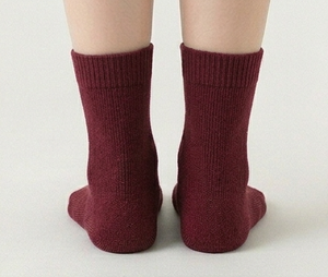 Chaussettes ras du cou pour femmes, couleur bordeaux unie, tricotées, respirantes, pour usage quotidien, longueur standard, automne - Product Image 5