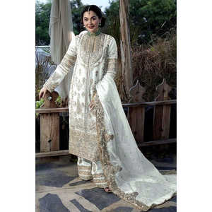 Elegante Salwar Kameez de Poliéster para Bodas, Conjunto de Top y Pantalón con Dupatta, con Bordado Pesado y Lentejuelas - Product Image 4