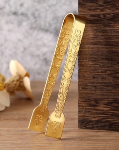 Pince à salade en forme de feuille de Monstera dorée, ensemble d'ustensiles en métal poli miroir pour la table de fête - Product Image 5
