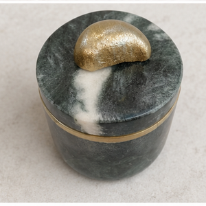 Pot décoratif rond en pierre noire avec bande dorée et bouton en forme de feuille, décoration minimaliste pour la maison - Product Image 2