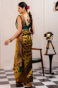 Elegante Saree de Seda Banarasi, Saree Nupcial Indio, Prenda Étnica de Lujo, Disponible en Grandes Cantidades a Precio de Mayoreo - Product Image 4