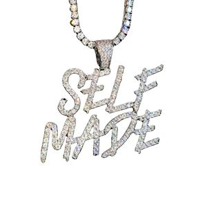 Colgante de Diamante Moissanite con Letra Personalizada, Hermoso Colgante de Plata de Ley 925 para Hombre - Product Image 1