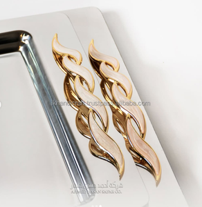 Bandeja de servicio chapada en plata de estilo árabe personalizada moderna hecha a mano bandeja de Metal decorativa reutilizable de alta calidad para servicio de alimentos - Product Image 2