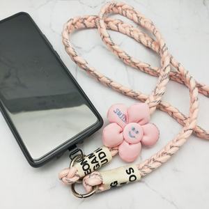 Correa de Teléfono Trenzada de Nailon y Metal, Resistente y Portátil, Diseño de Flor de Cinco Pétalos, Suave, Mantiene el Teléfono Seguro, Agrega un Toque Divertido al Look Diario - Product Image 5