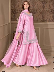 ชุดสัลวาร์ คามีซปักลายสีม่วง ประดับเลื่อมลายดอกไม้ สไตล์อินเดีย-ปากีสถาน พร้อมผ้าคลุมไหล่แบบออร์แกนซ่า สำหรับงานแต่งงานและงานปาร์ตี้ - Product Image 4