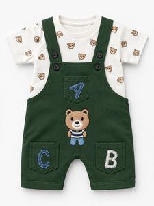 Conjunto de peto con apliques de osito y camiseta con estampado de oso - Product Image 1