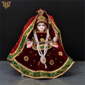 Marbre Santoshi Mata Murti pour temple |   Statue de Santoshi Maa assise et décorée, déesse hindoue avec robe en velours |   MALIYAS - Product Image 2