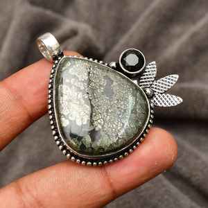 Pendentif artisanal en marcassite et onyx noir, bijoux en argent sterling 925, cadeau élégant pour femmes et filles - Product Image 4