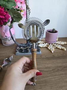 Ensemble d'outils de bar à manches en bois faits à la main avec support métallique design, parfait pour les bars à domicile, la présentation et l'accueil des invités, en provenance d'Inde. - Product Image 3