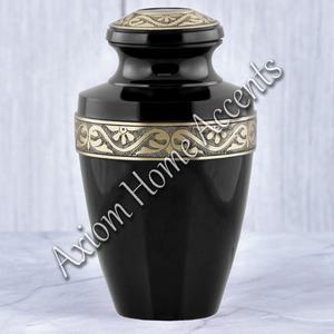 Urna conmemorativa de latón hecha a mano con diseño adornado Recuerdo de cenizas seguro y hermoso de Axiom Home Accents - Product Image 6