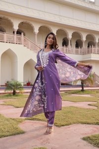 Hermoso Conjunto de Kurti Mahendi para Mujer, Manga 3/4, Seda Simmer, Completamente Cosido, para Ocasiones Formales y Festivas - Product Image 6