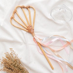 Varita de juguete para juego de simulación de princesa, juguetes ecológicos para niñas, varitas mágicas de ratán natural - Product Image 1