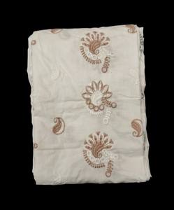 Tela de Algodón Blanca de Alta Demanda con Bordado Paisley Marrón y Blanco en Toda la Superficie, Material Bordado con Motivo Buti para Vestidos y Manualidades - Product Image 5