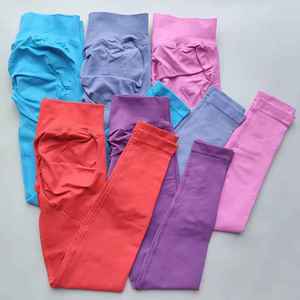 Ensemble 2 pièces sans couture pour femme : haut court à manches longues et legging de yoga taille haute pour l'entraînement et le fitness - Product Image 3