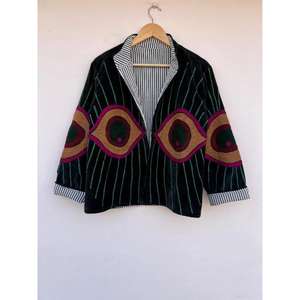 Suéter de Mujer Estilo Boho, Tejido a Mano, con Bordado Suzani de Ojo Turco Negro, de Algodón y Terciopelo, Reversible, para Otoño/Invierno - Product Image 2