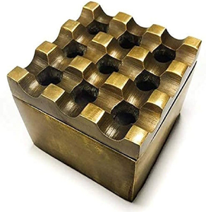 Elegante bandeja de cerámica blanca con un marco de silla dorado; una pieza decorativa única disponible a precios de mayorista. - Product Image 5