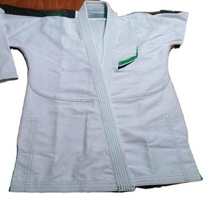 Uniforme de Karate Unisex de Alta Calidad Personalizable con Logotipo Personalizado - Product Image 1