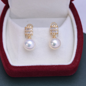Boucles d'oreilles en perles rondes blanches d'eau douce de 9-10 mm en gros, argent S925 avec une forte brillance et de légères imperfections pour princesse - Product Image 1