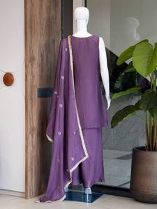 Ensemble palazzo exclusif Rangoli Crush Designer avec broderie, travail de sequins et dupatta à bordure en dentelle pour femme - Product Image 6