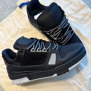 Chaussures de course décontractées de luxe pour hommes et femmes, de haute qualité, design tendance, sportives, à bout fermé, avec semelle intermédiaire en mesh et semelle extérieure en Phylon - Product Image 2