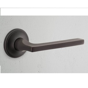 Poignée de porte moderne en acier noir pour armoire, personnalisable avec barre de confidentialité et serrure de passage, quincaillerie de porte. - Product Image 5