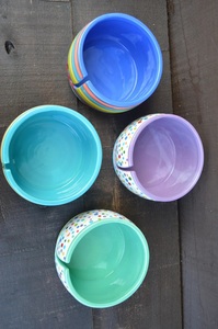 Bol à salade en céramique de luxe contemporain peint à la main, motif floral tropical vibrant, finition brillante et lisse pour des repas chics au quotidien - Product Image 3