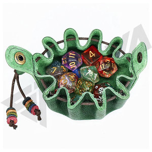 Pochette à dés en cuir véritable vert de haute qualité pour quatre dés, durable pour les jeux de D&D, vente en gros - Product Image 2