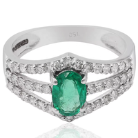 Bague triple à trois branches en or blanc 18 carats avec émeraude ovale naturelle et diamants pavés, Memoria Jewels