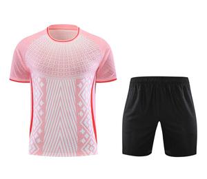 Ensemble de maillot de football pour homme à imprimé géométrique blanc avec short en mesh noir, col rond, manches courtes, respirant, coupe athlétique, toutes saisons - Product Image 3