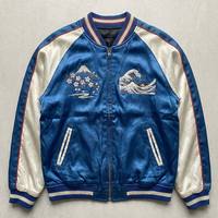 Veste de baseball Sukajan en satin bleu, style japonais, broderie vintage, patchwork, toile, streetwear, Mont Fuji, Grande Vague, Ukiyo-e