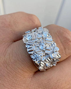 Anillos de compromiso y boda personalizados de plata de ley 925 maciza, chapados en rodio, con incrustaciones de circonitas NUGGET Pinky, engaste de púas, estilo Hip Hop Rapper, corte 'Ice Cut' - Product Image 1