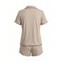Ensemble pyjama d'été uni pour femme en jersey mélangé, sans manches, boutonné, avec short à bord festonné et passepoil contrastant, 2 pièces, coupe ample