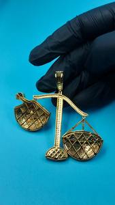 Pendentif Hip Hop Diamant Loyalty Money pour Hommes, Style Urbain et Soirée, Disponible à la Vente - Exportateur Indien - Product Image 4