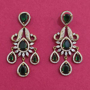 Pendientes de latón hechos a mano de calidad de exportación con circonitas y engaste de garra, clásicos con baño de mehndi, para mujer, aniversario 444132 - Product Image 2